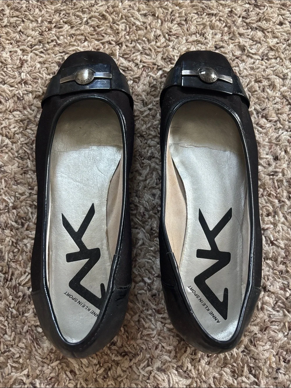 Anne Klein black alkazi